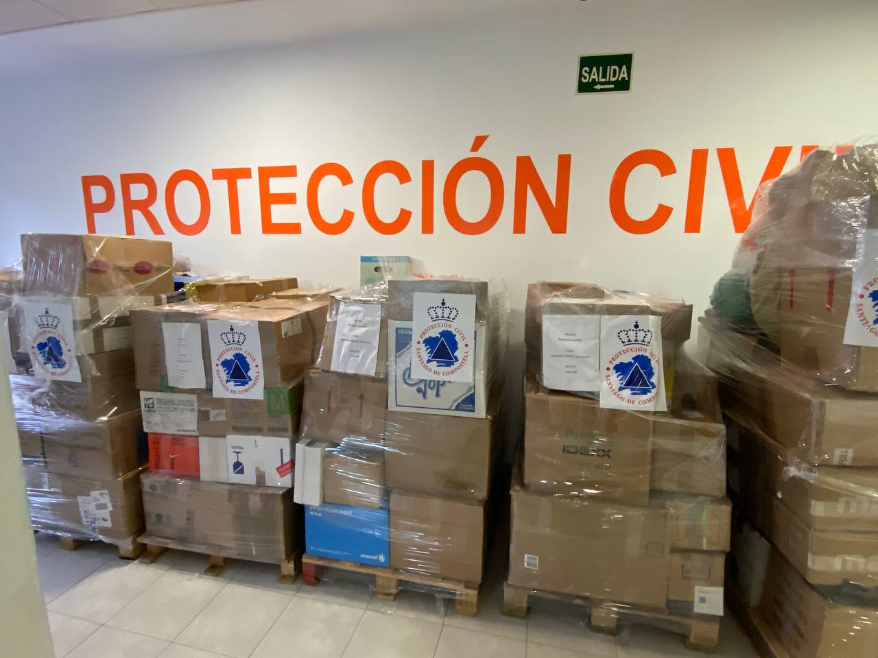 Grazas á solidariedade da veciñanza de Compostela puidéronse mandar 15 toneladas de produtos