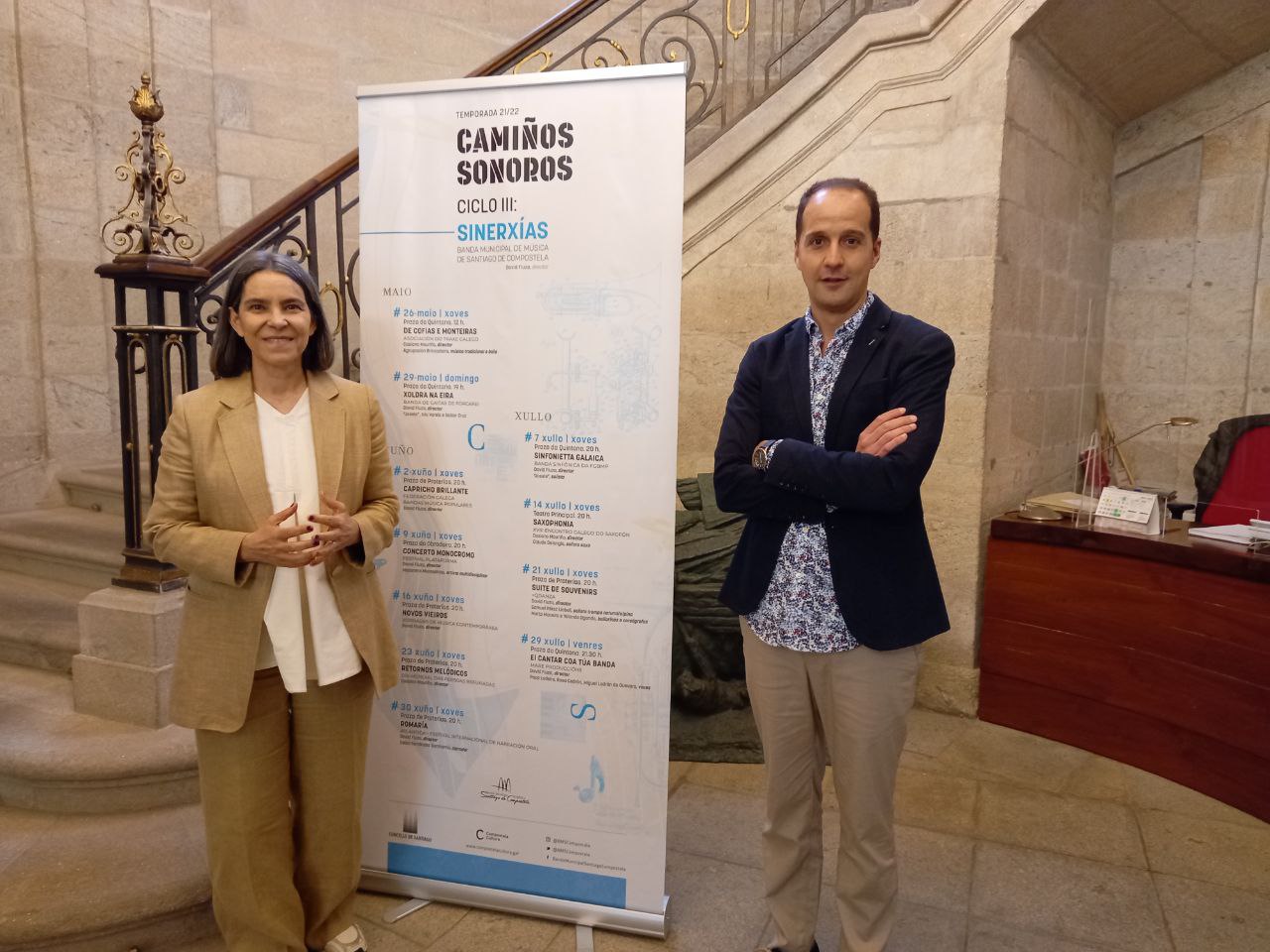 A concelleira Mercedes Rosón e o director David Fiuza durante a presentación do ciclo "Sinerxías"