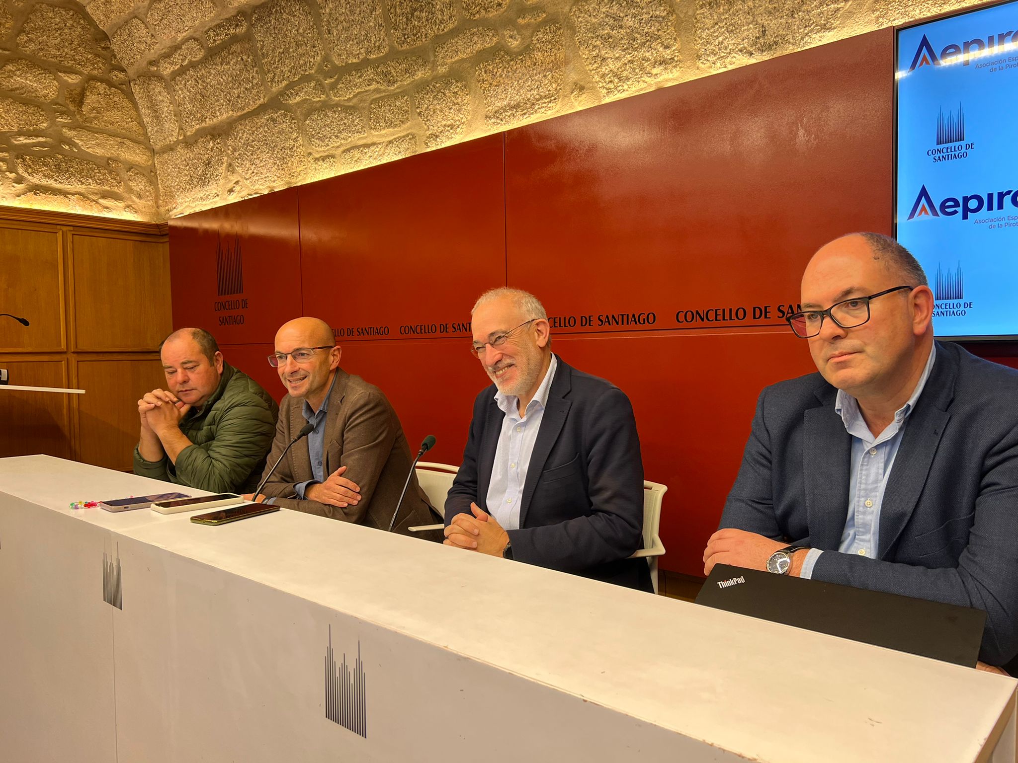 De dereita a esquerda: Santiago López, Sindo Guinarte, Gonzalo Muíños e Arturo Penide durante a rolda de prensa