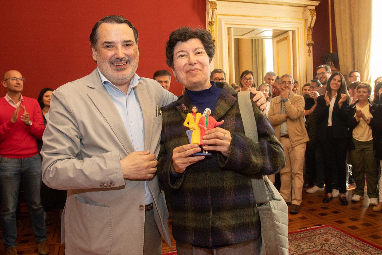 Imaxe do voceiro Xosé Antonio Constenla (PP) con Amalia Seoane