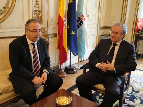Encontro de Snchez Bugallo co embaixador de Espaa en Blxica, Carlos Gmez-Mgica